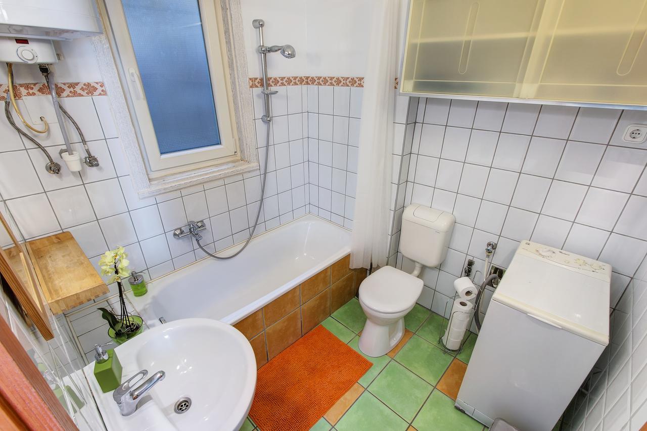 Near The Heroes Square Appartement