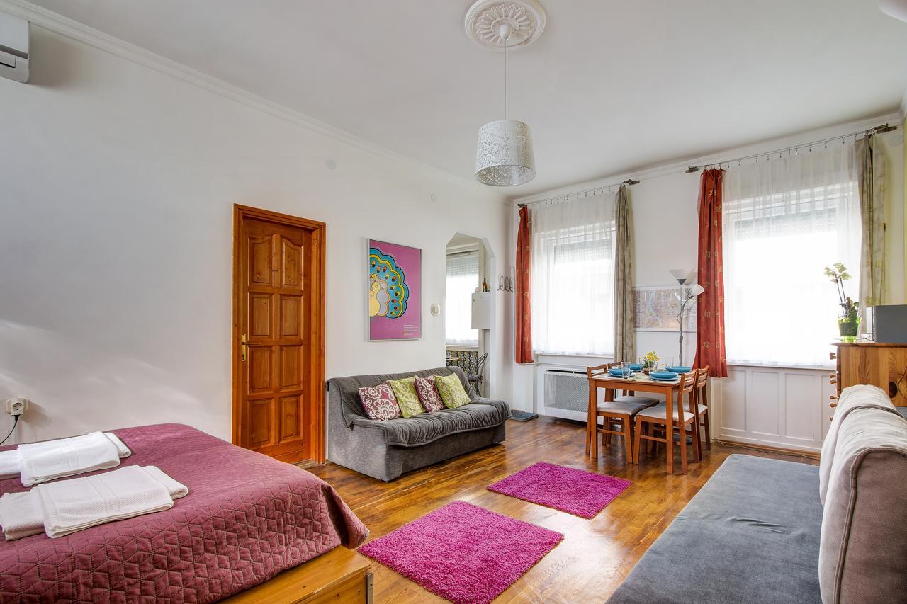 Near The Heroes Square Appartement *